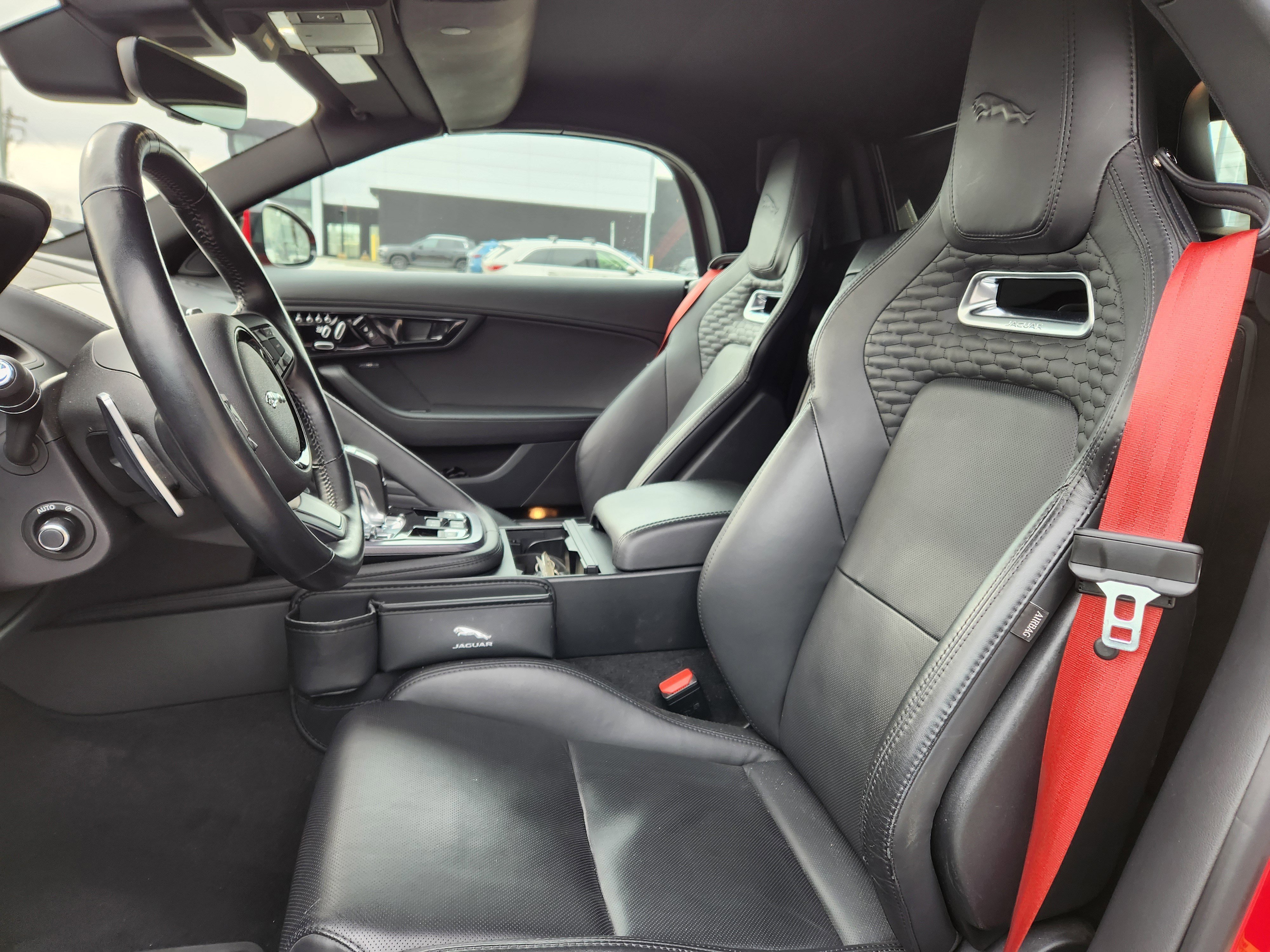 Certified 2022 Jaguar F-TYPE R-Dynamic image 10