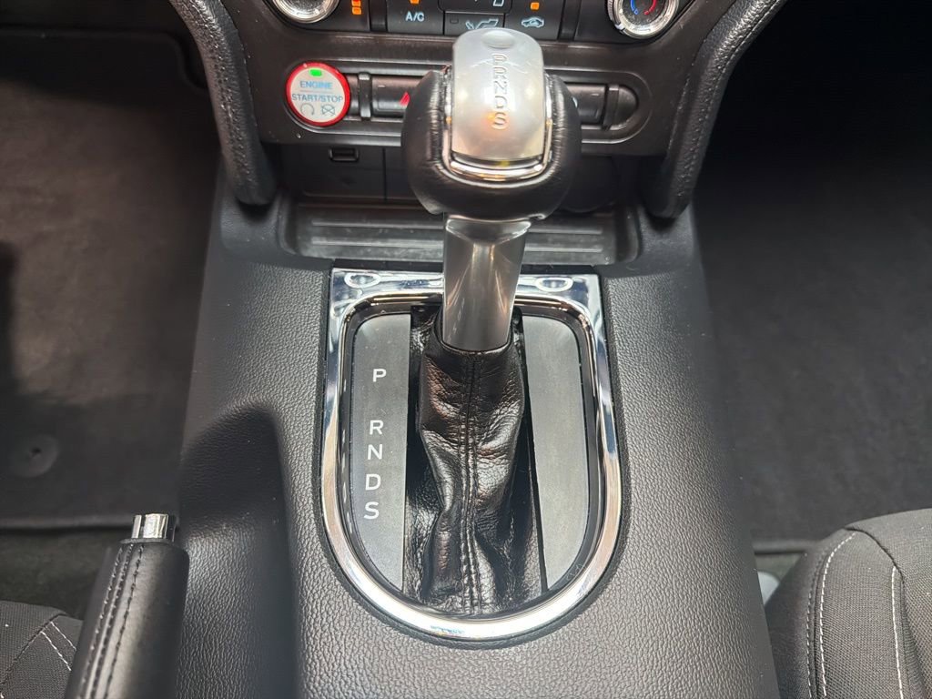 Used 2017 Ford Mustang Coupe image 21