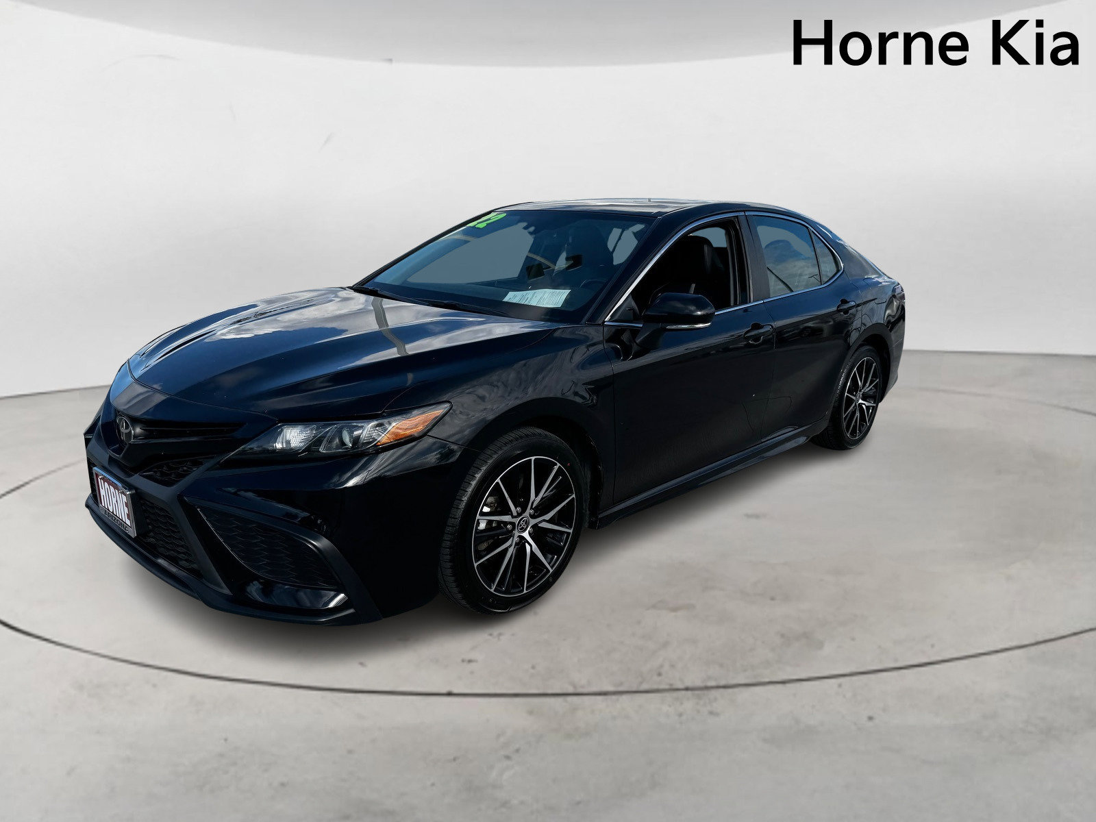 Used 2022 Toyota Camry SE image 7