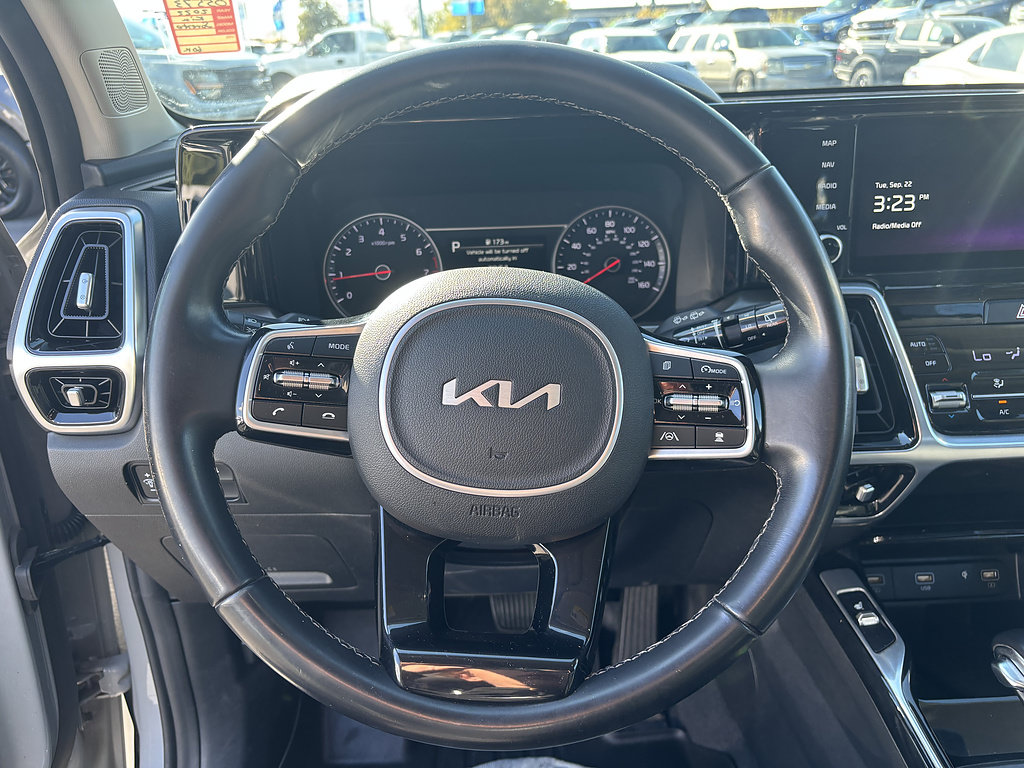 Used 2022 Kia Sorento SX AWD/4WD image 23