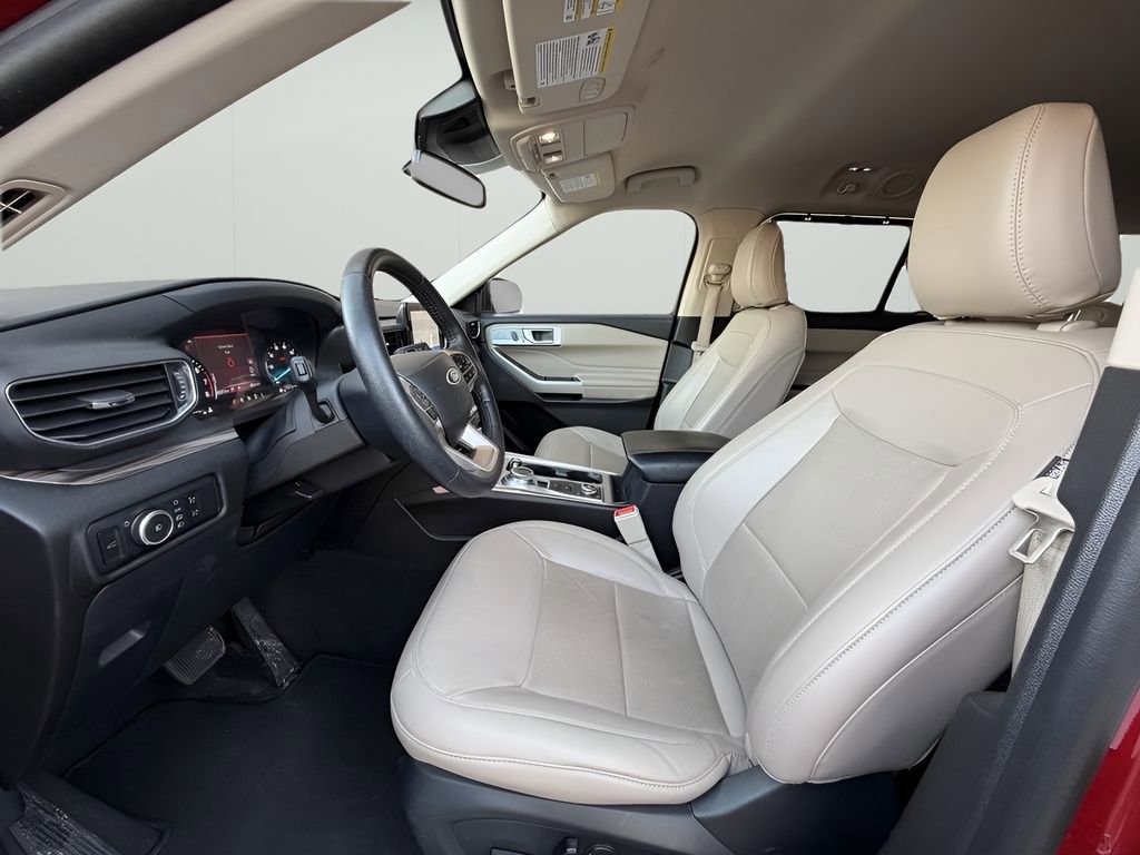 Used 2023 Ford Explorer Limited image 9