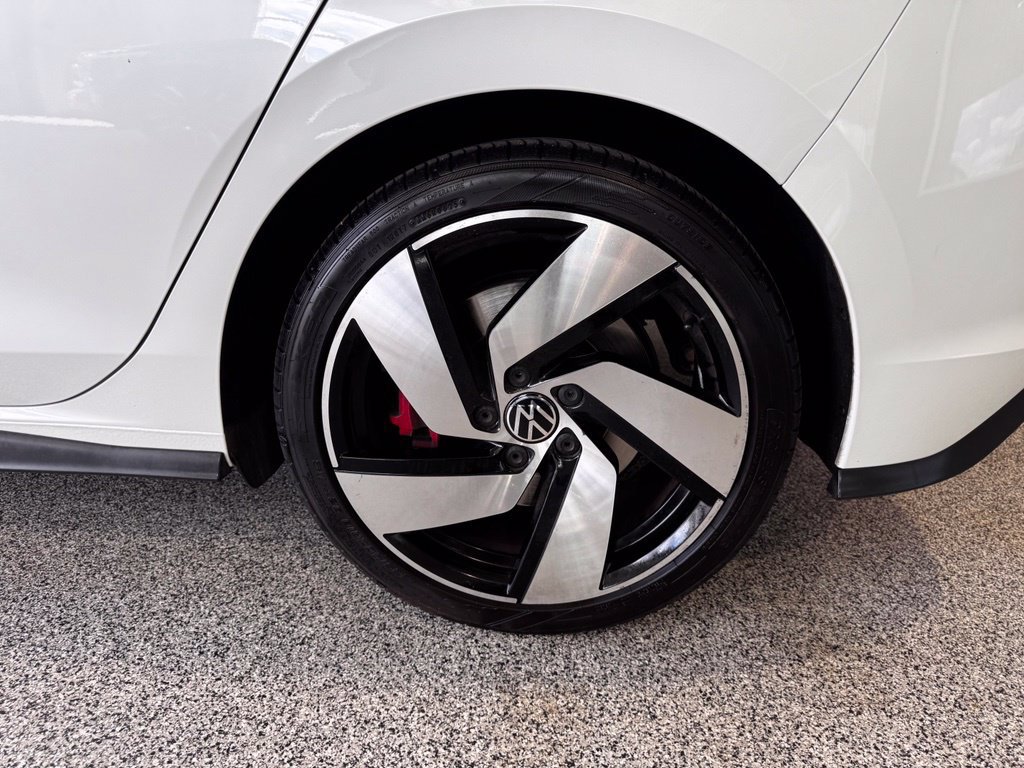 Used 2023 Volkswagen GTI SE FWD image 10