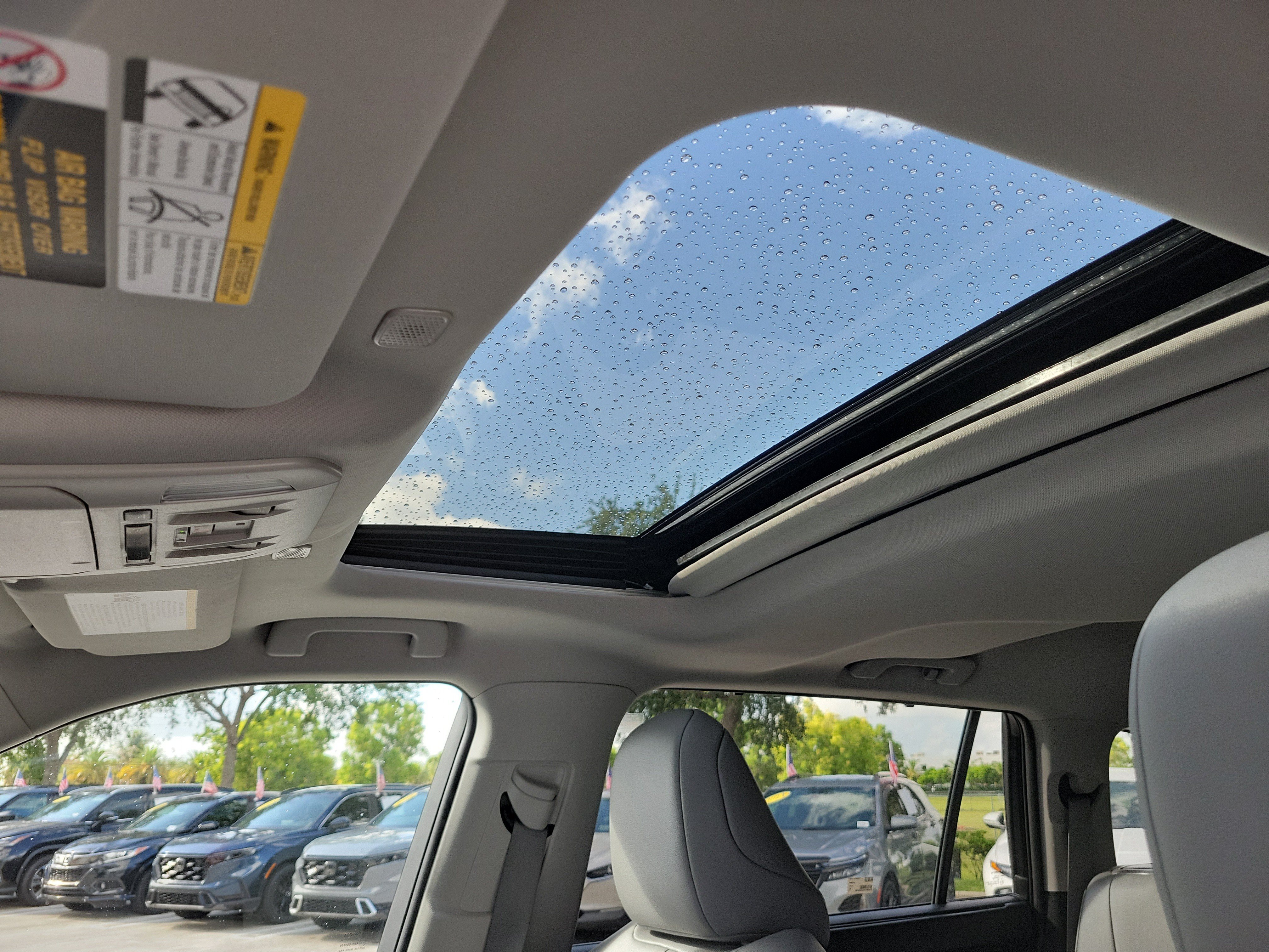Used 2025 Toyota Highlander XLE AWD/4WD image 26