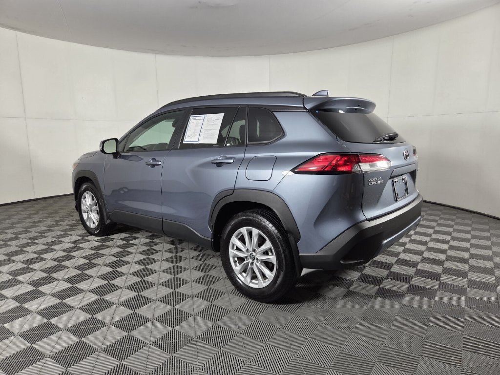 Used 2023 Toyota Corolla Cross LE FWD image 5