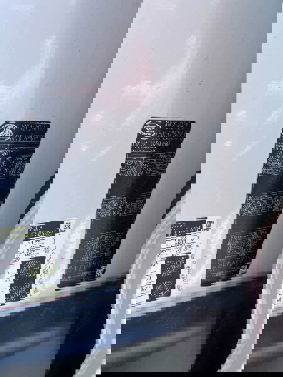 Used 2023 Land Rover Defender 130 SE image 10