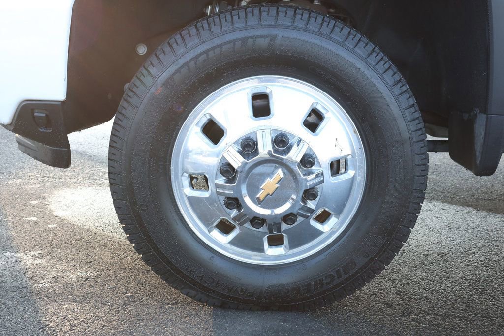 Used 2024 Chevrolet Silverado 3500 High Country w/ High Country Premium Package image 9