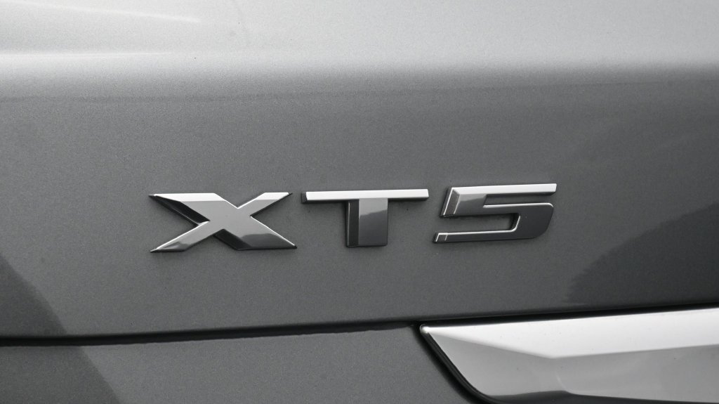 Certified 2024 Cadillac XT5 Premium Luxury FWD image 19
