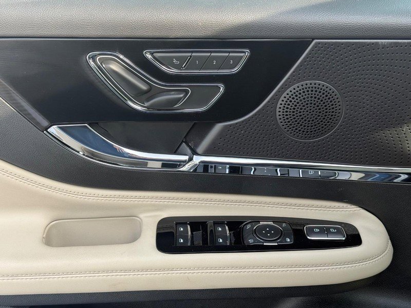 New 2026 Lincoln Corsair Premiere image 18