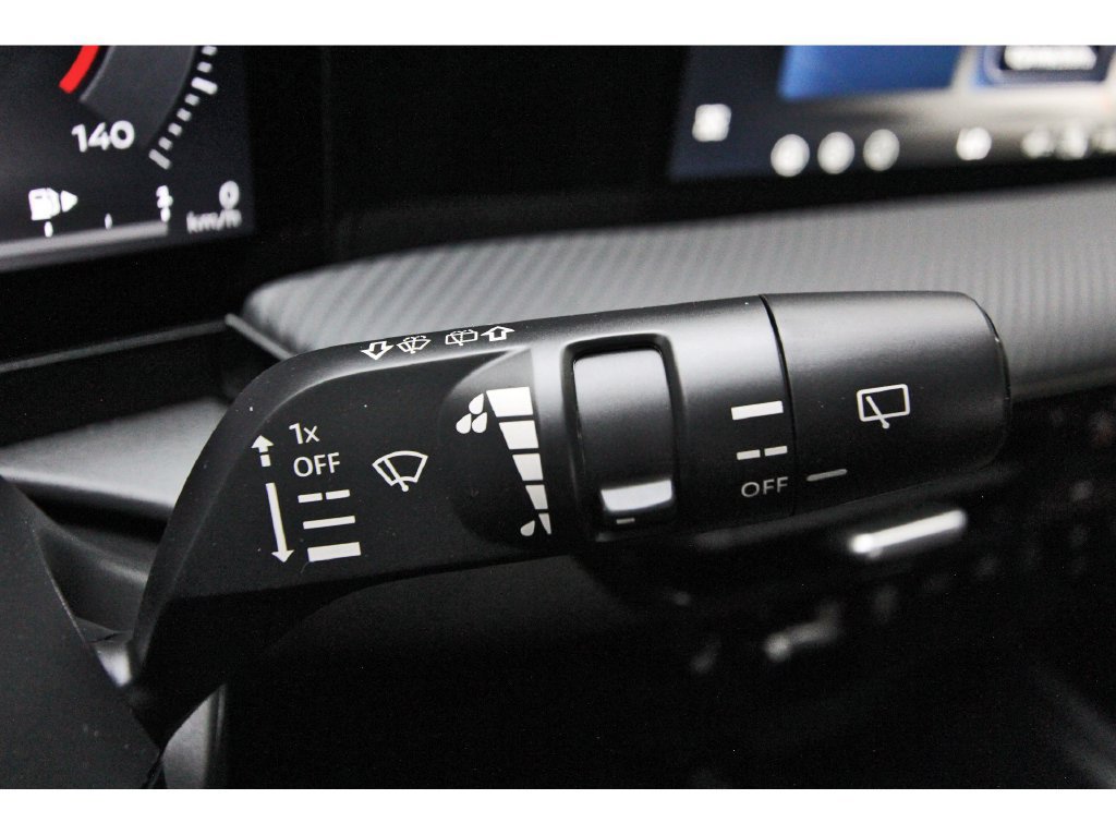 New 2026 Nissan Kicks SR w/ Cold Weather Package FWD image 18