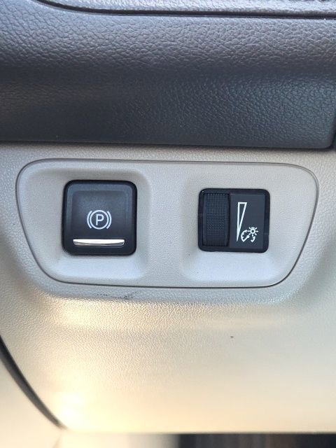 Used 2017 GMC Acadia Denali w/ Technology Package image 28