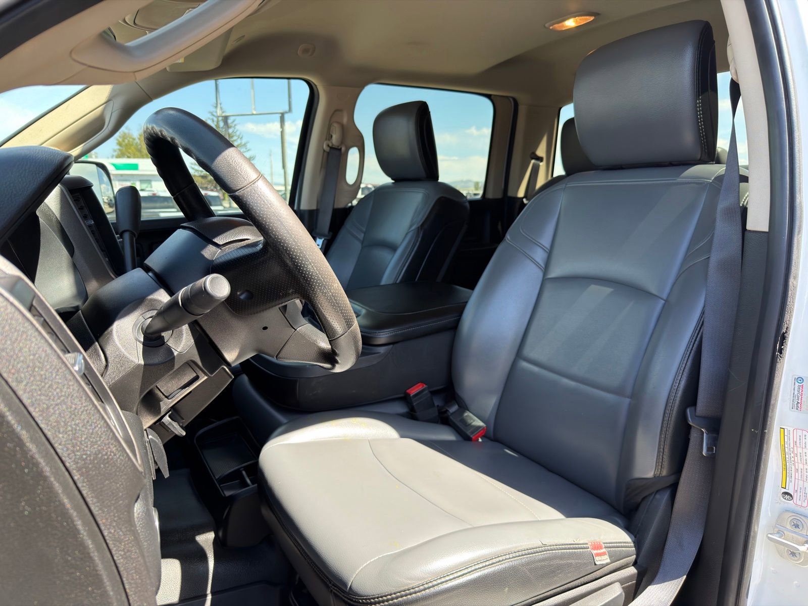 Used 2019 RAM 3500 Tradesman w/ Chrome Appearance Group AWD/4WD image 14