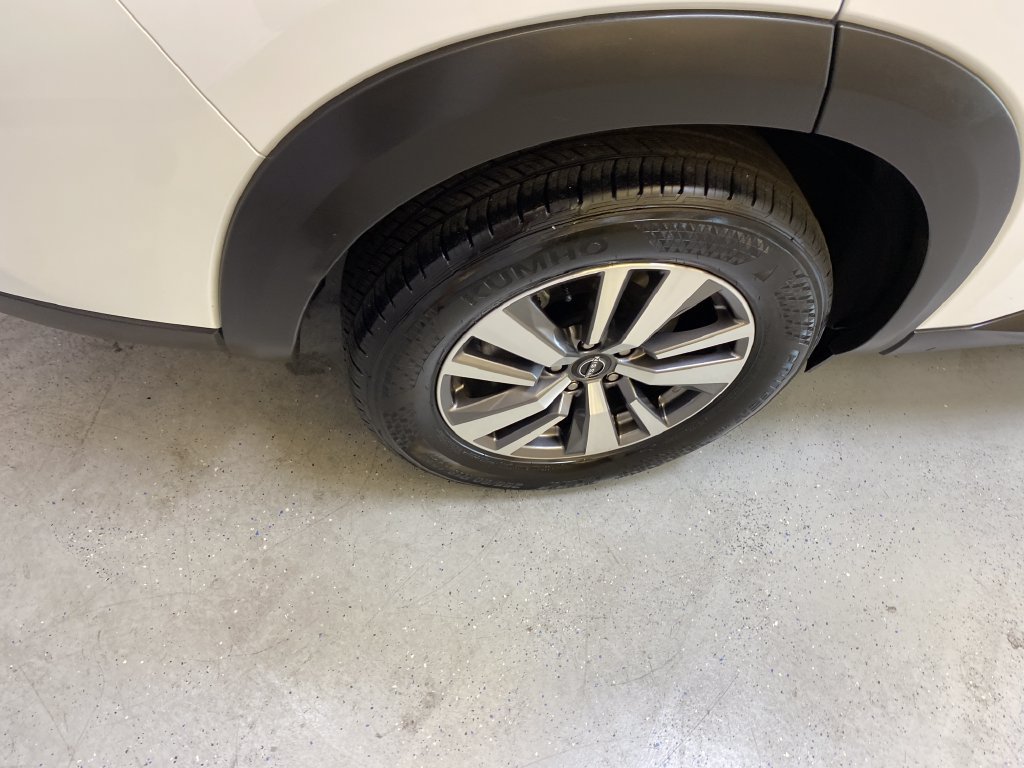 Used 2026 Nissan Pathfinder SL FWD image 13