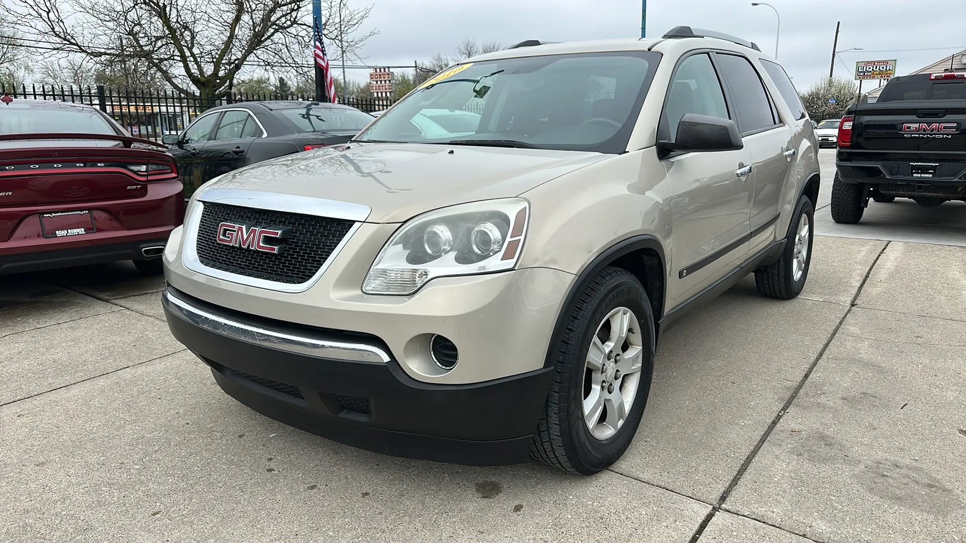 Used 2010 GMC Acadia SL image 1