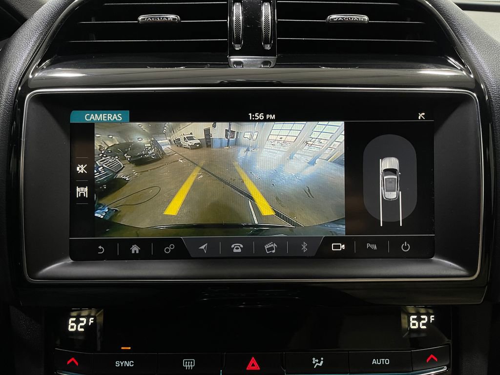 Used 2020 Jaguar F-PACE Premium image 11