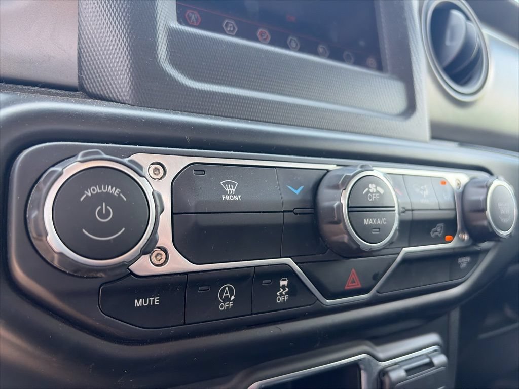 Used 2022 Jeep Gladiator Sport AWD/4WD image 18