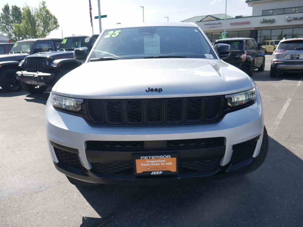 Certified 2025 Jeep Grand Cherokee L Altitude AWD/4WD image 3