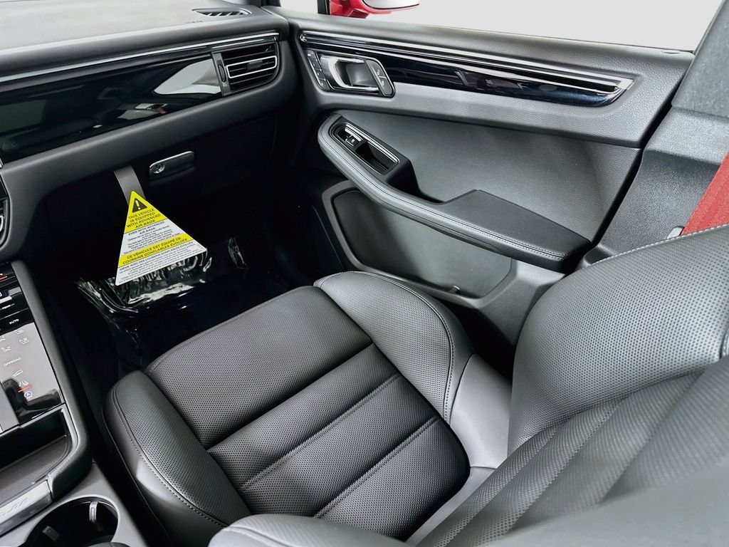 New 2026 Porsche Macan AWD/4WD image 26