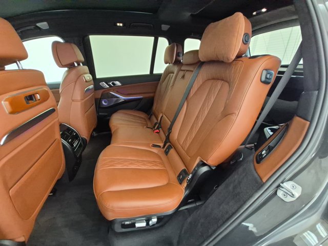 Used 2025 BMW X7 M60i AWD/4WD image 22