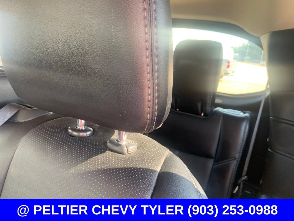 Used 2017 Nissan Pathfinder Platinum FWD image 12