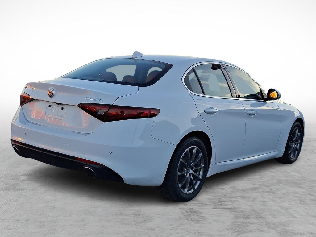 Used 2020 Alfa Romeo Giulia AWD image 5