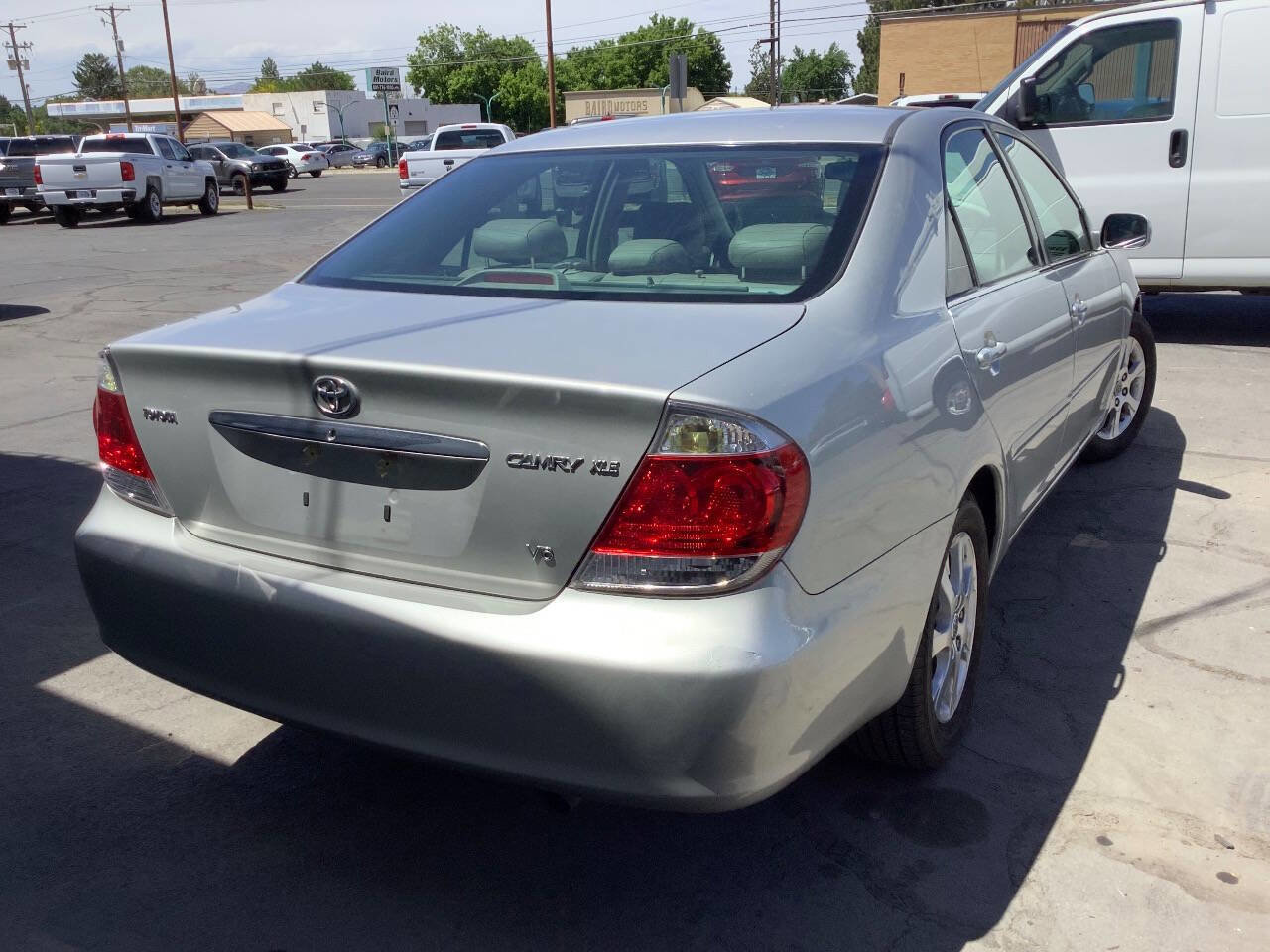 Used 2005 Toyota Camry XLE FWD image 10