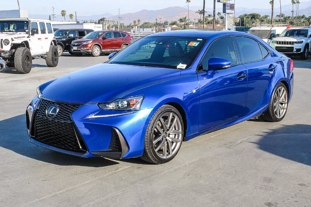 Used 2020 Lexus IS 350 F Sport w/ F Sport Package RWD image 4