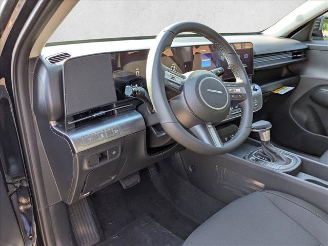 Used 2025 Hyundai Kona SEL AWD/4WD image 3