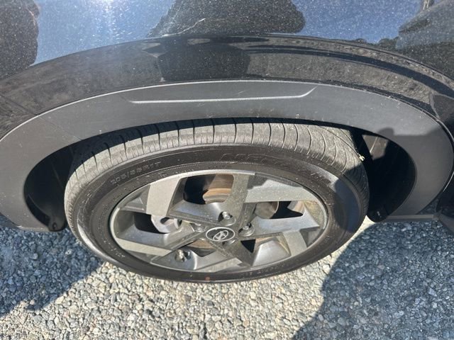Used 2025 Hyundai Venue SEL image 20
