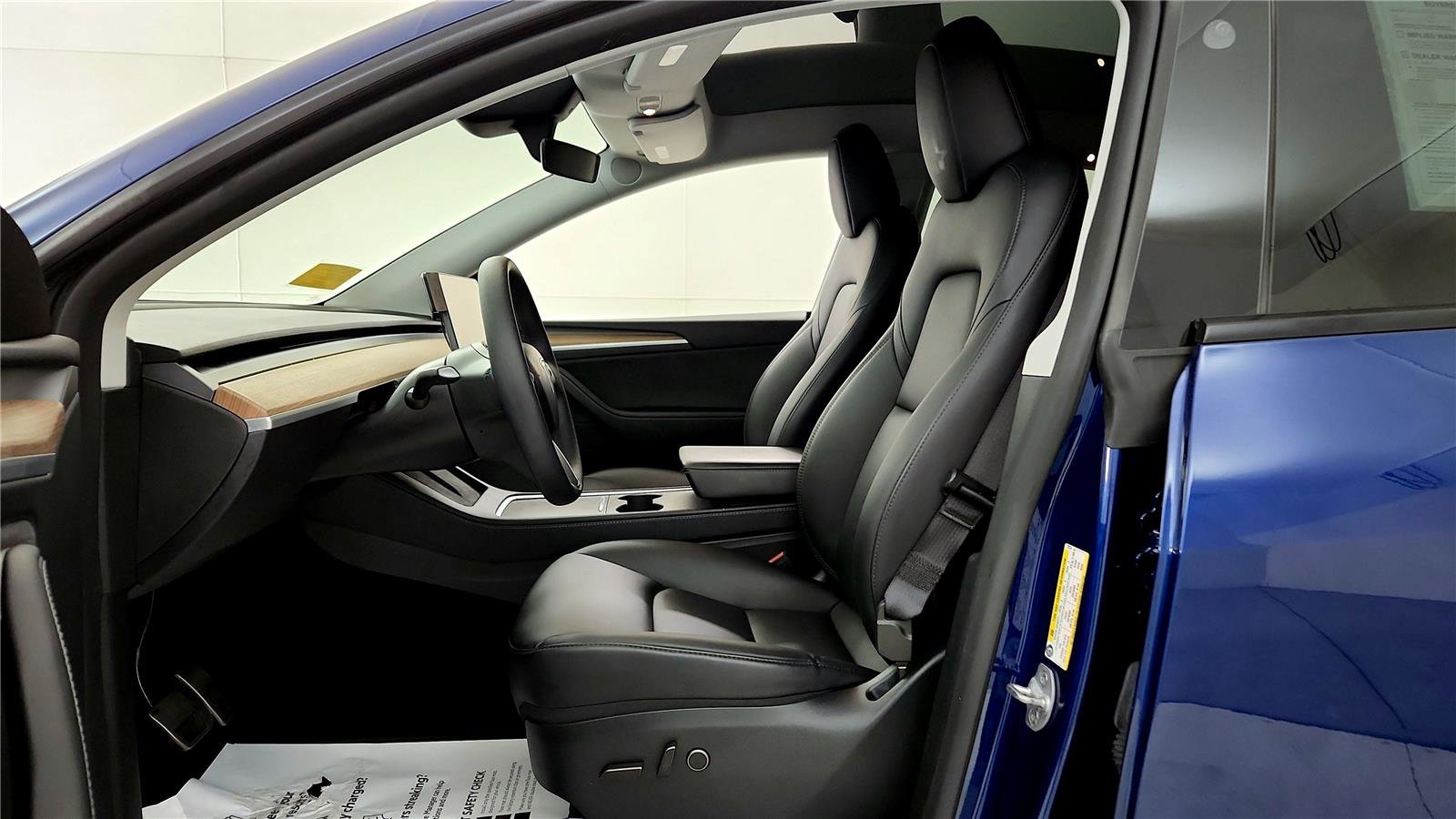 Used 2024 Tesla Model Y Long Range image 26