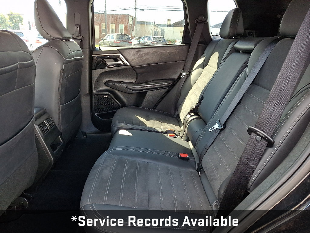 Used 2025 Mitsubishi Outlander SE FWD image 13