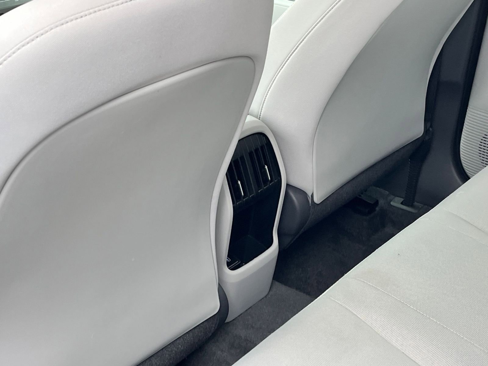 Used 2025 Hyundai Kona SEL image 24