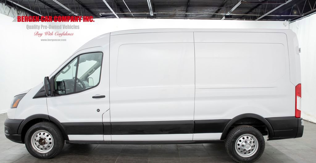Used 2022 Ford Transit 250 Medium Roof AWD image 5