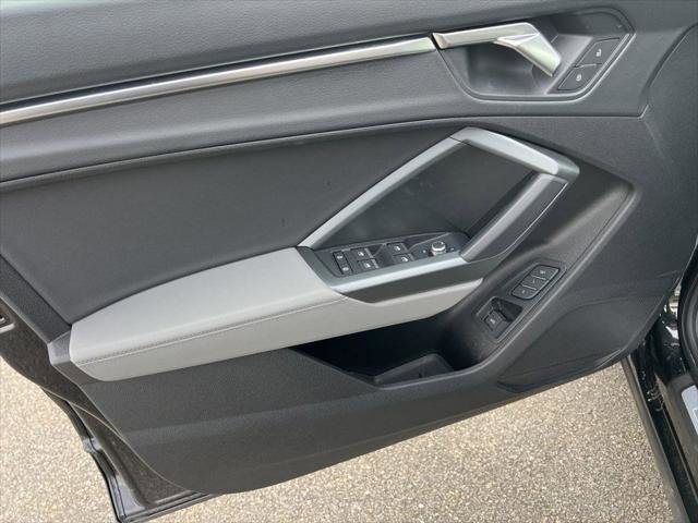 Certified 2025 Audi Q3 2.0T Premium w/ Convenience Package image 10