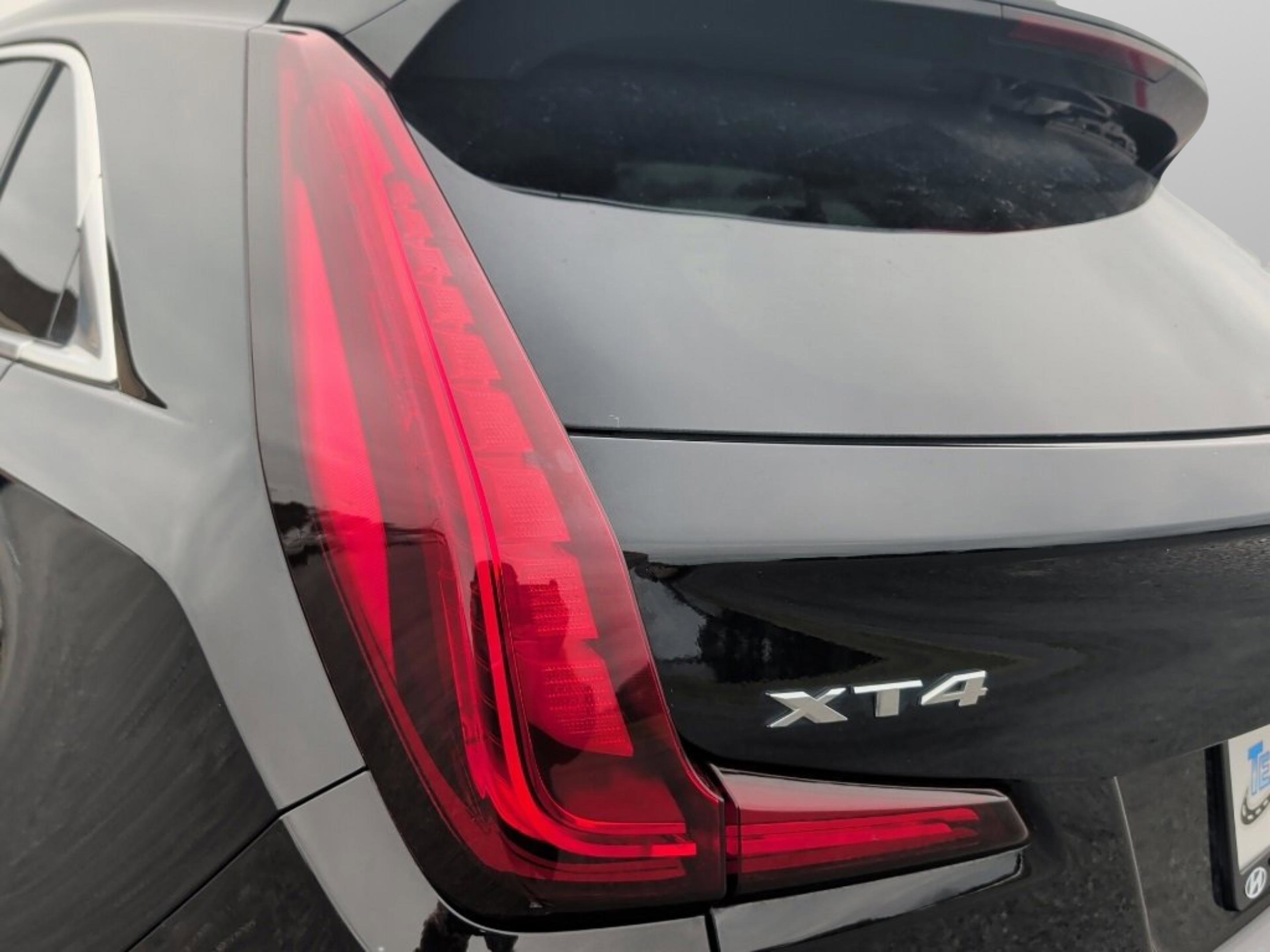 Used 2020 Cadillac XT4 Premium Luxury image 13