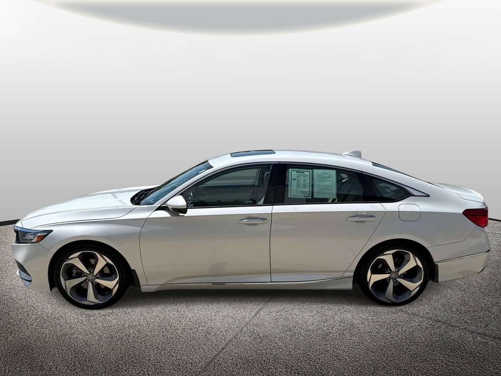 Used 2020 Honda Accord Touring image 3
