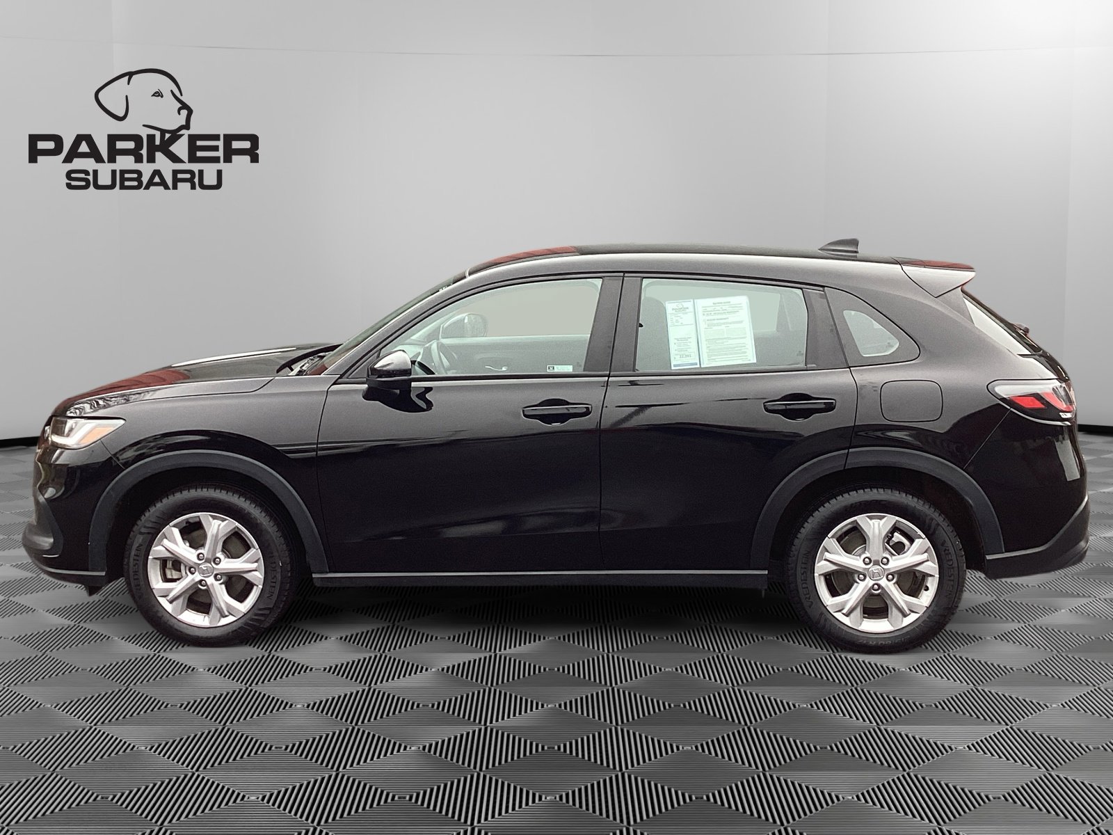 Used 2023 Honda HR-V LX image 2