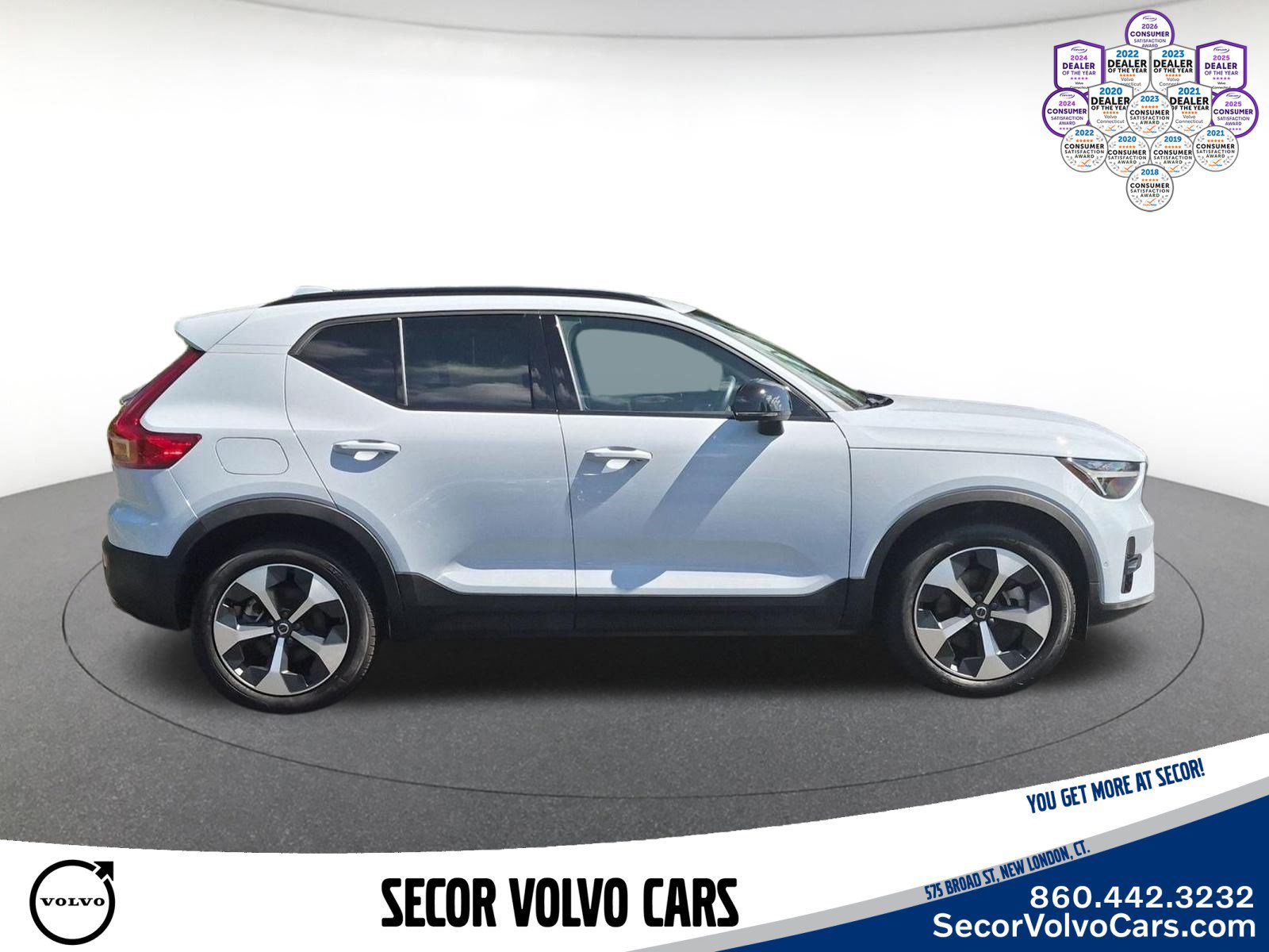Used 2026 Volvo XC40 B5 Plus AWD/4WD image 5