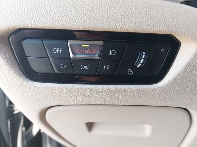 Used 2021 BMW 330i Sedan w/ Premium Package image 25