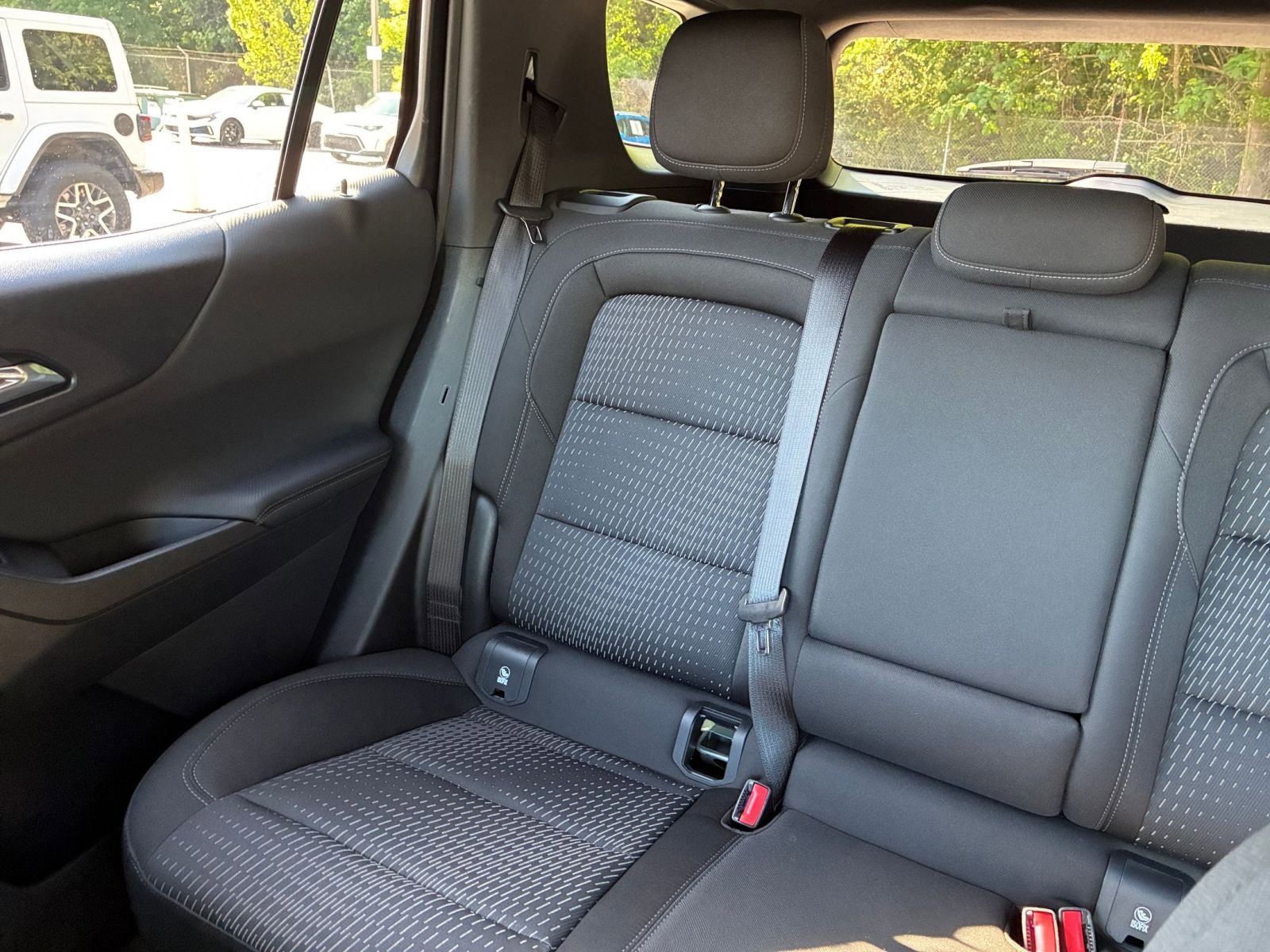 Used 2025 Chevrolet Equinox LT FWD image 40