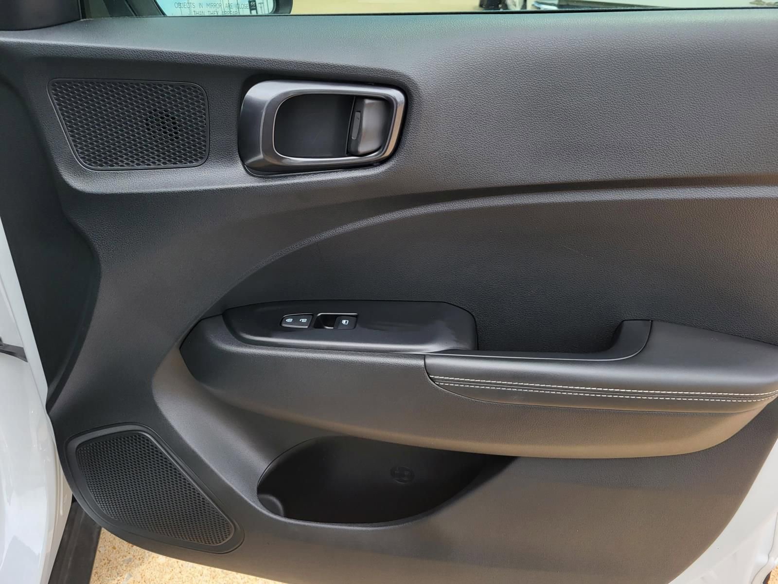 Certified 2024 Hyundai Venue Limited FWD image 6