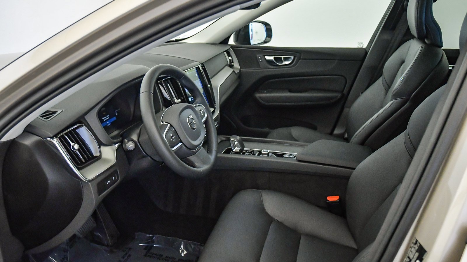 Certified 2025 Volvo XC60 T8 Core w/ Protection Package Premier image 19