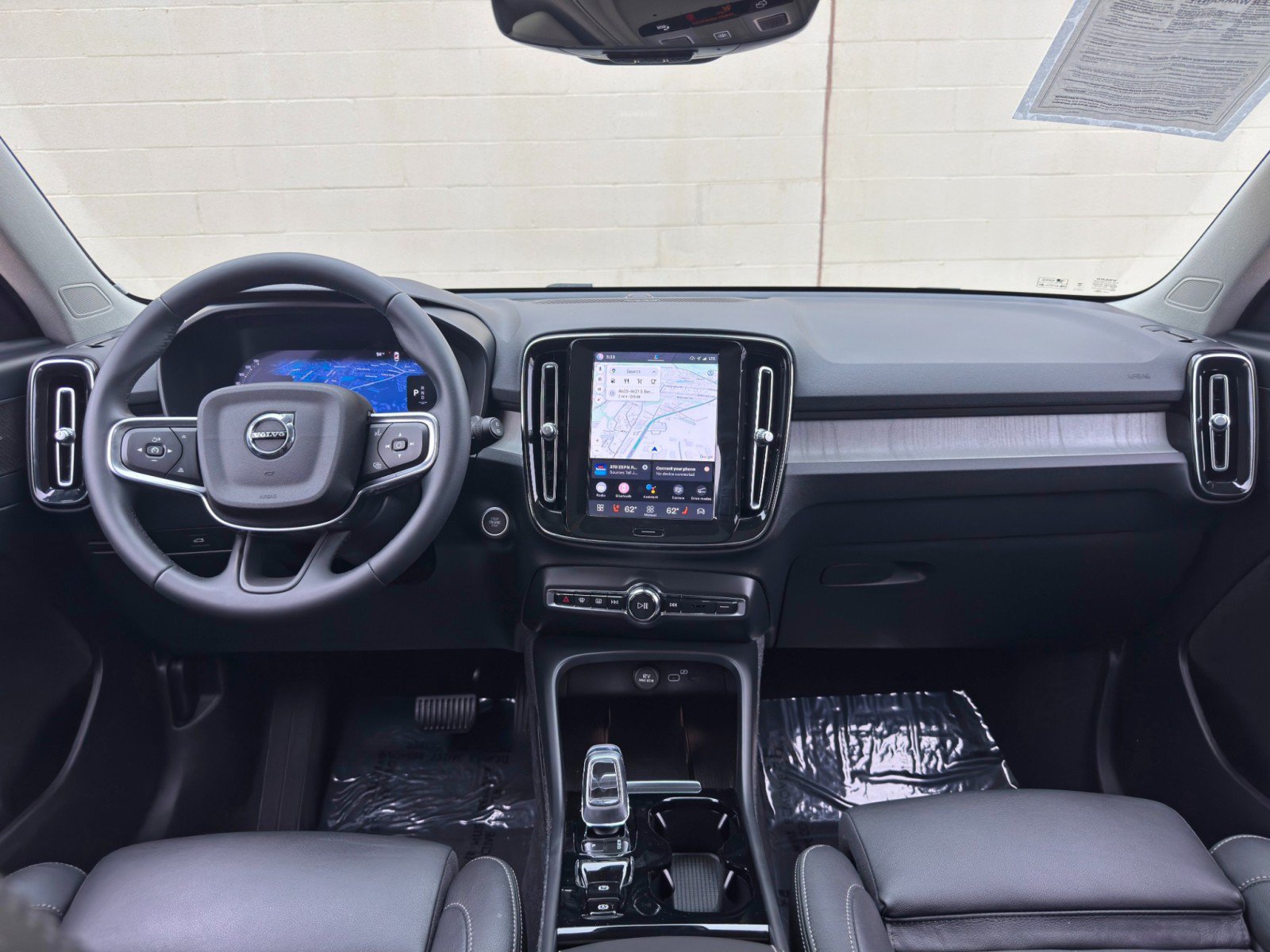 Used 2025 Volvo XC40 B5 Plus w/ Protection Package Premier AWD/4WD image 13