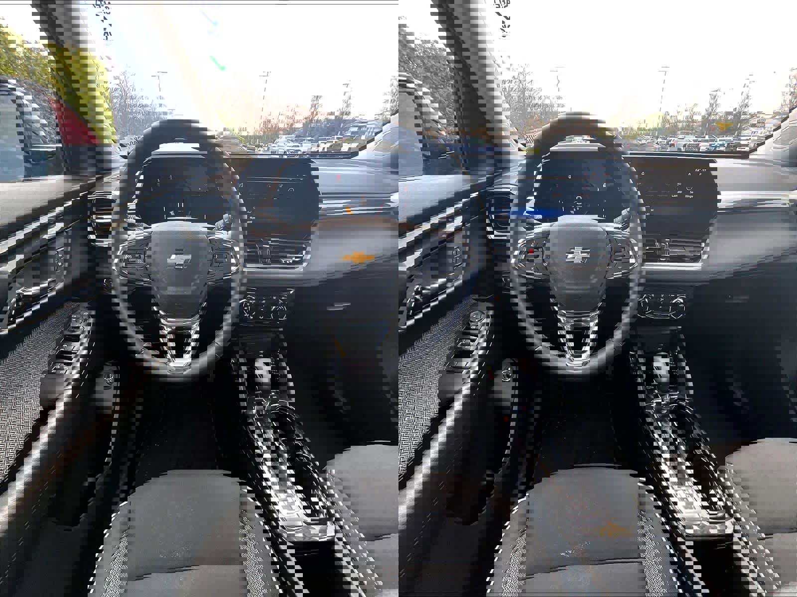 Used 2025 Chevrolet TrailBlazer LT w/ Convenience Package AWD/4WD image 25