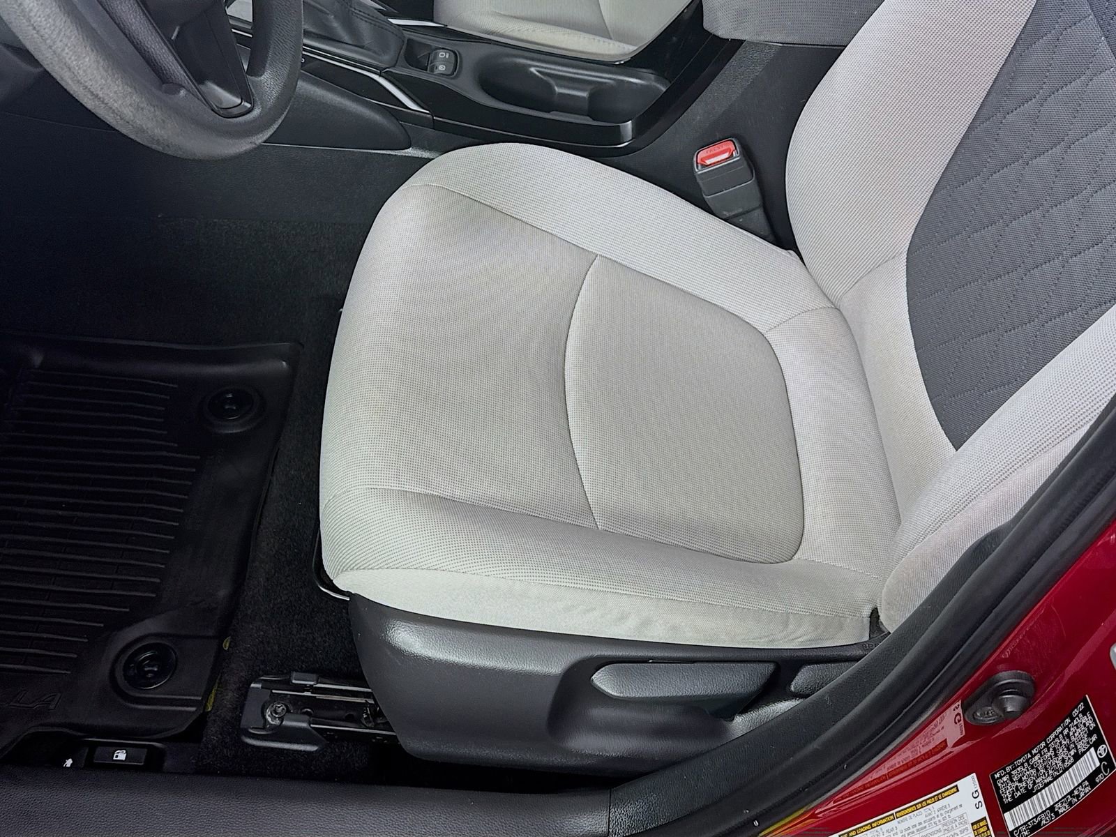 Used 2022 Toyota Corolla LE FWD image 10