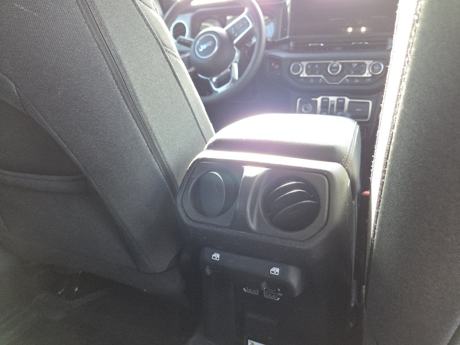 Used 2024 Jeep Wrangler Unlimited Sahara w/ Safety Group AWD/4WD image 21