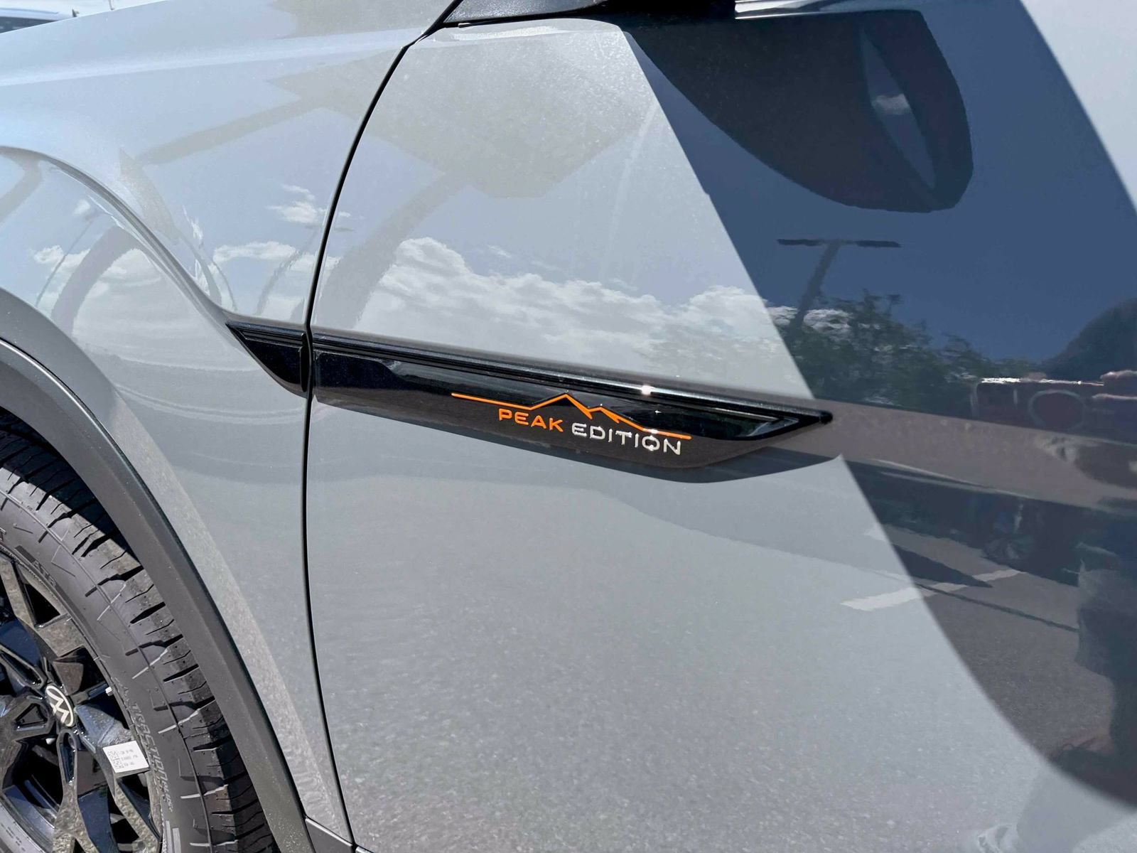 New 2026 Volkswagen Atlas Peak Edition AWD/4WD image 14