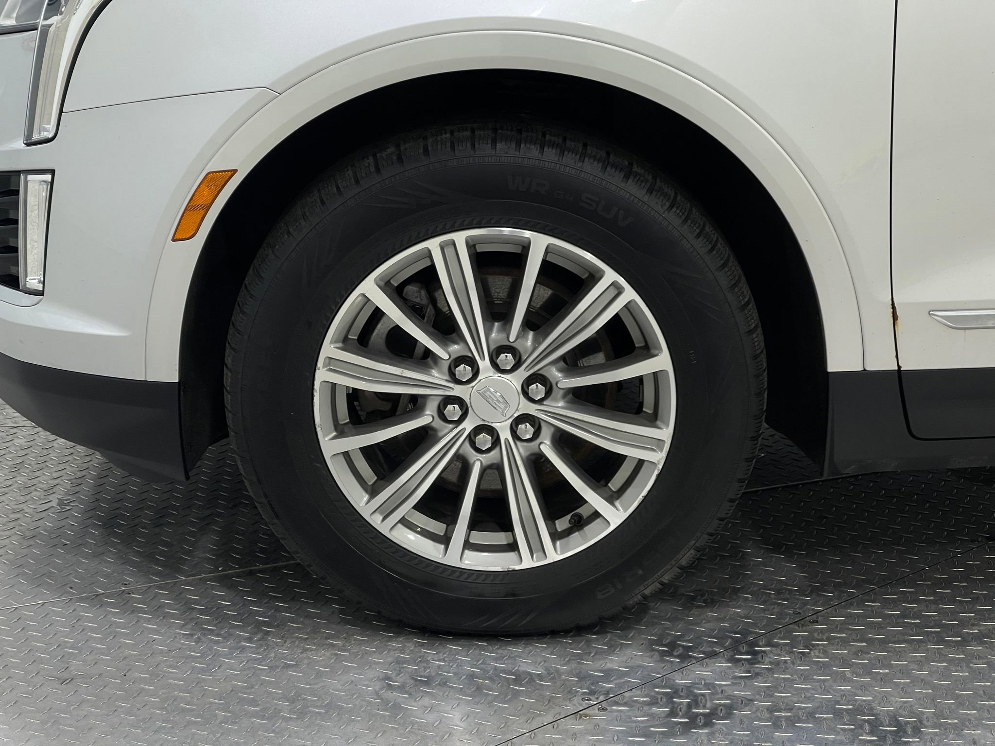 Used 2017 Cadillac XT5 Luxury image 34