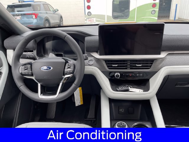 New 2027 Ford Explorer Platinum w/ 3.0L Ultimate Package AWD/4WD image 12