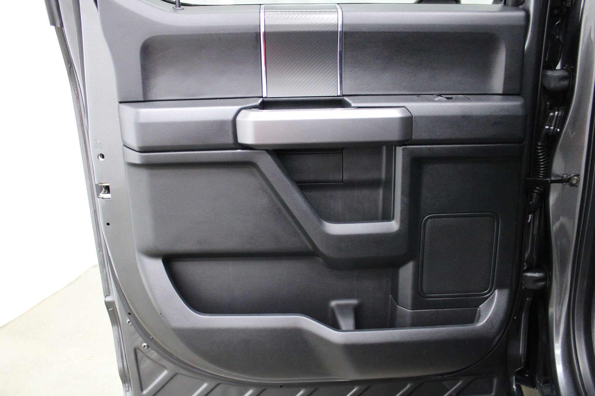 Used 2018 Ford F150 XLT w/ Equipment Group 302A Luxury image 13