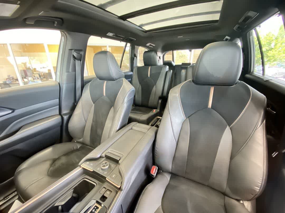Used 2025 Toyota Grand Highlander AWD Hybrid image 14